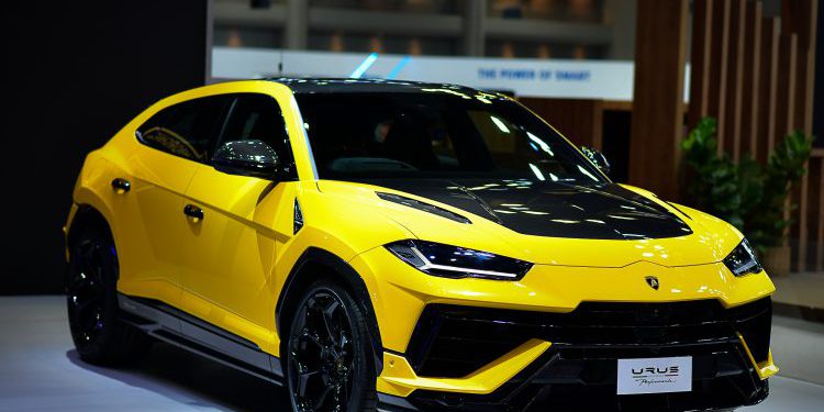 เรนาสโซ มอเตอร์ เผยโฉม Lamborghini Urus Performante
