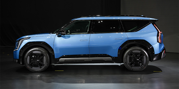 เกีย ประเดิมเซกเมนต์รถยนต์เอสยูวีขนาดใหญ่ ไฟฟ้า 100% ด้วยการเปิดตัว “Kia EV9” เอสยูวี 6 ที่นั่งรุ่นแรกในประเทศไทย