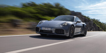 Porsche 911 Turbo S ยนตรกรรมสปอร์ตที่เหนือกว่าในทุกด้าน