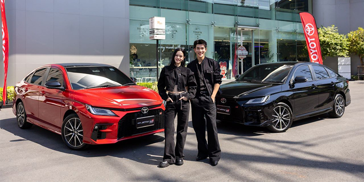 โตโยต้าส่งมอบ NEW YARIS ATIV HEV ให้กับพรีเซนเตอร์คู่ “แอลลี่ – อชิรญา” และ “โฟร์ท – ณัฐวรรธน์”