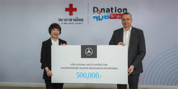 เมอร์เซเดส-เบนซ์ ส่งมอบเงินบริจาค 500,000 บาท แก่สภากาชาดไทยจากแคมเปญเปลี่ยนยอดจอง Motor Expo เป็นยอดบริจาคช่วยเหลือผู้ประสบอุทกภัย