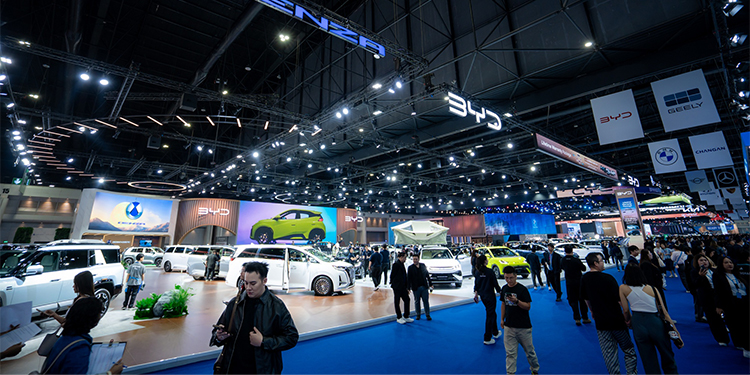 บีวายดี จับมือ เรเว่ ออโตโมทีฟ สร้างประวัติศาสตร์ครั้งใหม่ของวงการยานยนต์ ครั้งแรกของโลก! กับการเปิดตัวรถยนต์ใหม่ถึง 4 รุ่นพร้อมกัน