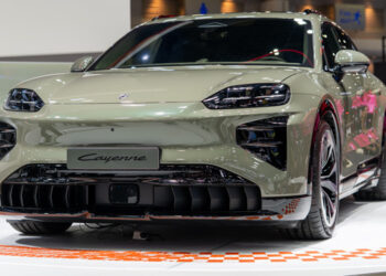 ปอร์เช่ เปิดราคา Cayenne Electric ครั้งแรกในไทย เคาะเริ่ม 6.85 ล้านบาท ยกทัพยนตรกรรมโชว์ศักยภาพครบทุกขุมพลัง ใน Motor Show 2026