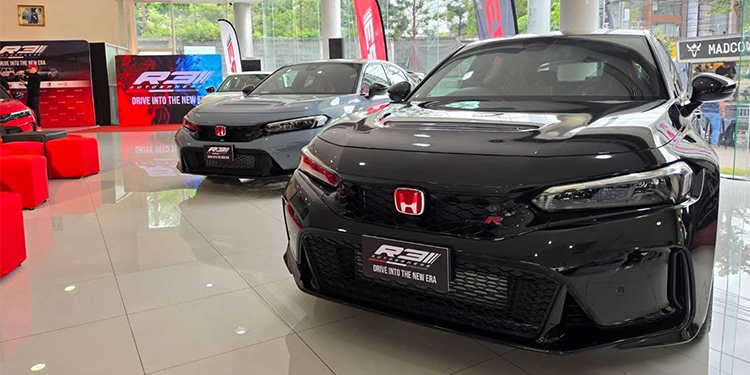 R3 AUTOSPHERE ภาพลักษณ์องค์กรใหม่ เปิดตัว HONDA CIVIC TYPE R MUGEN GROUP A คันแรกในประเทศไทย