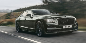 เบนท์ลีย์ มอเตอร์ส เปิดตัว New Flying Spur พร้อมพลิกโฉมยนตรกรรมหรูสู่ซูเปอร์คาร์ 4 ประตูพันธุ์สปอร์ตเจนใหม่