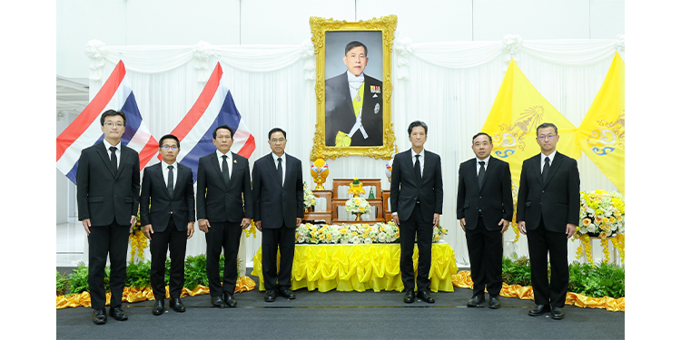 คณะผู้บริหารและพนักงาน บริษัท โตโยต้า มอเตอร์ ประเทศไทย จำกัด จัดพิธีถวายพระพรชัยมงคลแด่พระบาทสมเด็จพระเจ้าอยู่หัว เนื่องในโอกาสวันเฉลิมพระชนมพรรษา