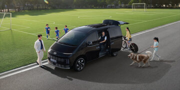 ทางออก “เดอะแบก” ฮุนไดส่ง “The new STARIA Hybrid” รถ MPV ไฮบริด 11 ที่นั่ง ครั้งแรกและหนึ่งเดียวในไทย พร้อมรองรับทุกภารกิจของเสาหลักครอบครัวในรถคันเดียว