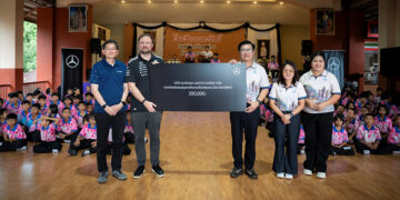 เมอร์เซเดส-เบนซ์ ลงพื้นที่มอบทุนการศึกษา 300,000 บาท ให้กับโรงเรียนเยาววิทย์ ต่อเนื่องโครงการสนับสนุนระยะยาวเป็นเวลากว่า 22 ปี